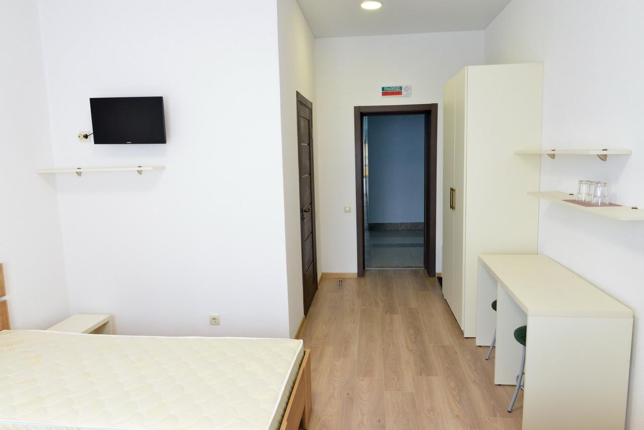 Grad Hotel Ashmyany Eksteriør billede