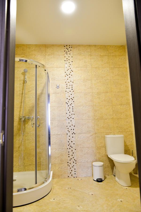 Grad Hotel Ashmyany Eksteriør billede